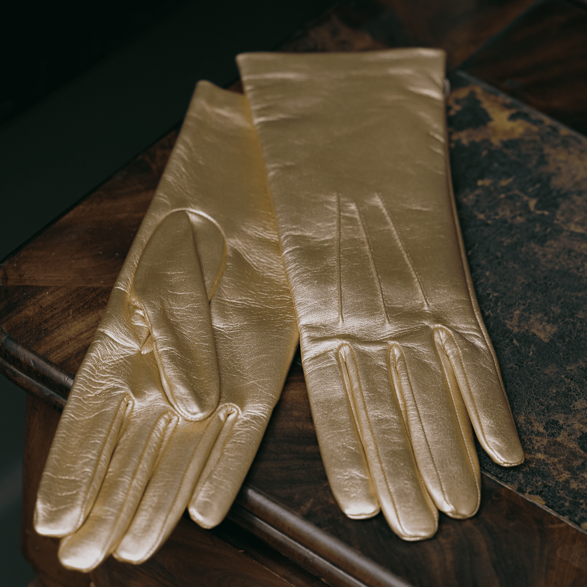 Lot paires de gants vintage Année 50 / 60 dont 1 cuir dentelle - Collection Lot paires de gants vintage Année 50 / 60 dont 1 cuir dentelle - Collection